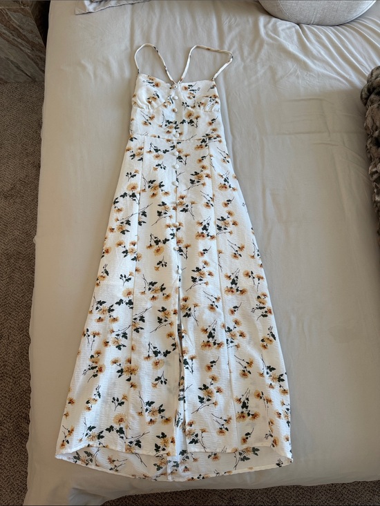 2bella Dresses & Skirts - White Floral Maxi Dress with Yellow Blooms
